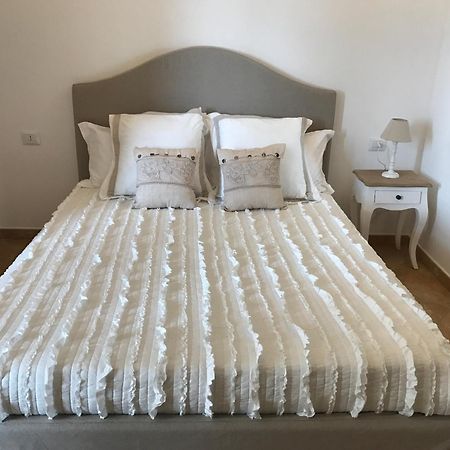Dimora Le Ginestre Adults Only Bed & Breakfast Fasano Bilik gambar
