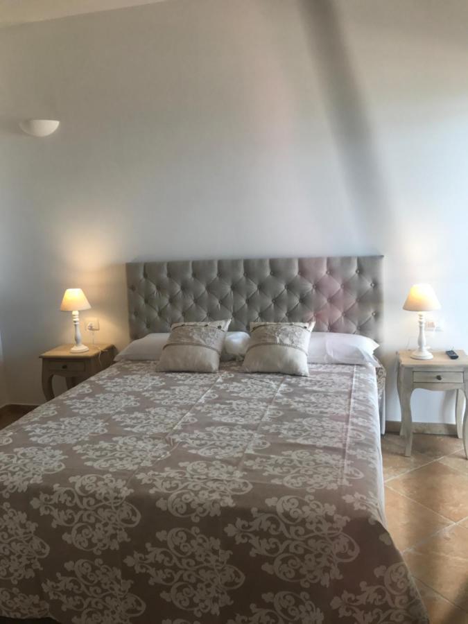 Dimora Le Ginestre Adults Only Bed & Breakfast Fasano Bilik gambar